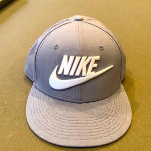 Nike True light gray SnapBack